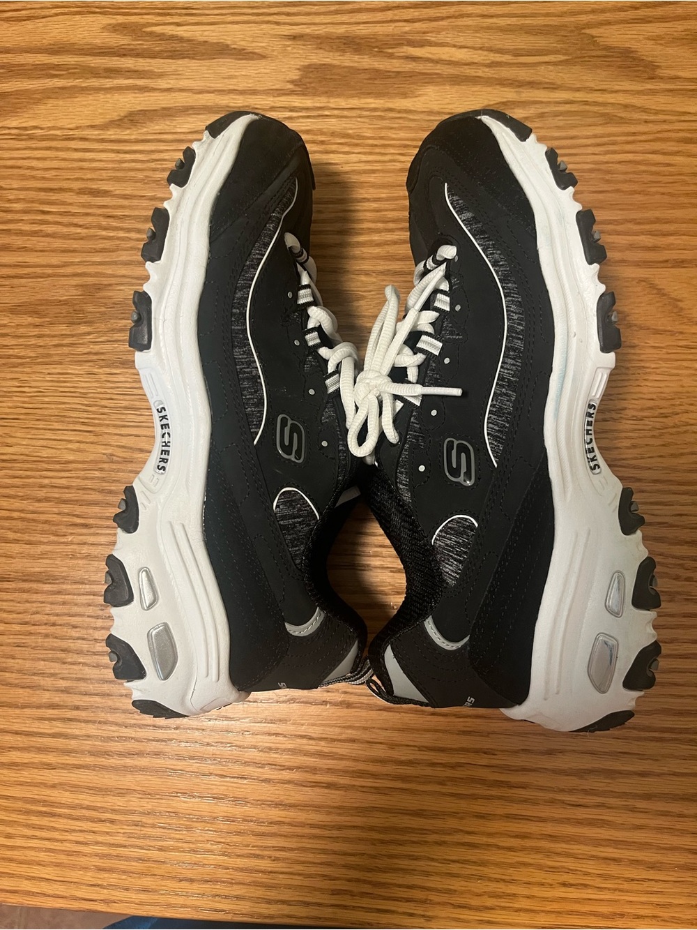 Skechers D'Lites Black & White Sporty Casual Memory Foam Shoes Size 10 - Picture 4 of 9